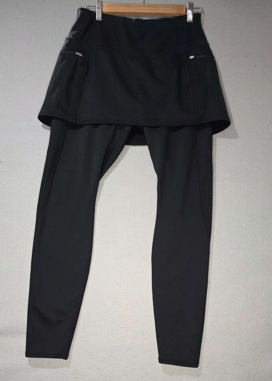 Athleta Be Free 2-in-1 Skirted Leggings - Size M